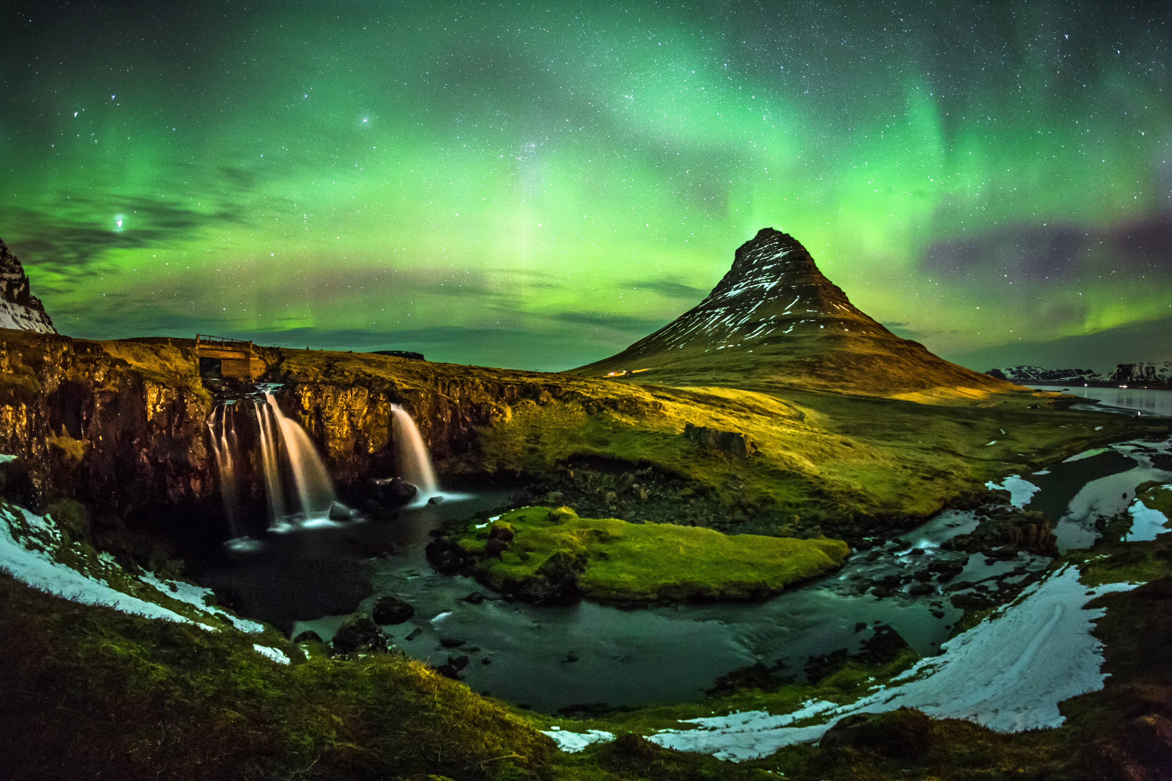 Iceland Day Tour Experience The Hunt For The Northern Lights In A Iceland Day Tour Experience The Hunt For The Northern Lights In A